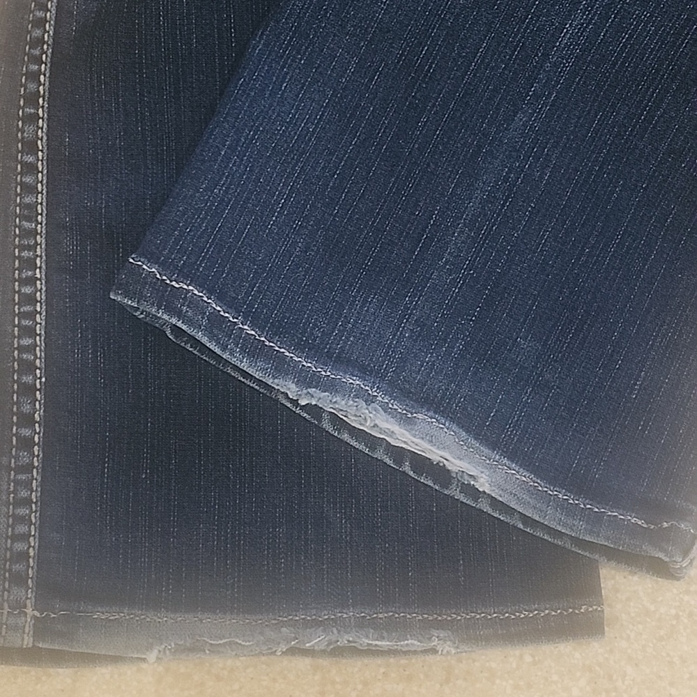 BKE Kate Boot Cut Jeans Size 28x31 EUC - Picture 13 of 15